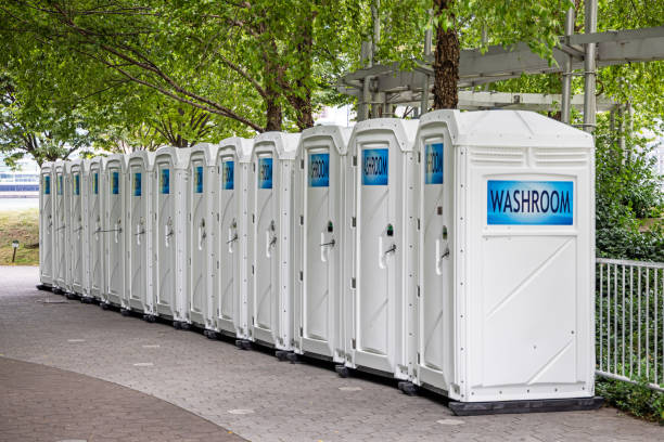 Porta potty delivery and setup in Comer, GA